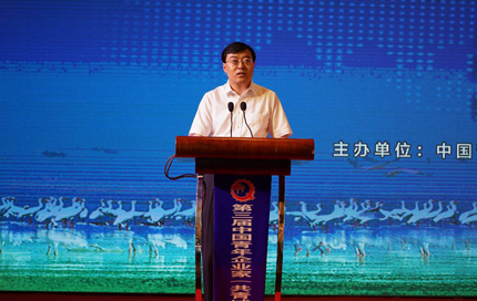 潘剛談振興實體經濟：要扶持并搭建青年實業家平臺