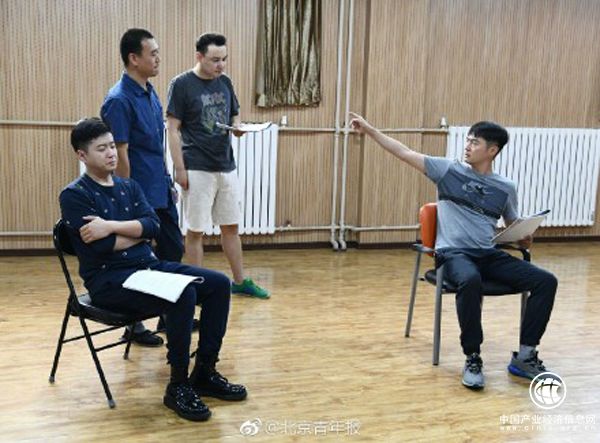 易中天創作話劇《模范監獄》，諷刺民國司法腐敗