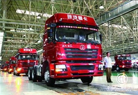 力保13萬輛力爭15萬輛 陜汽2017將實現全面超越