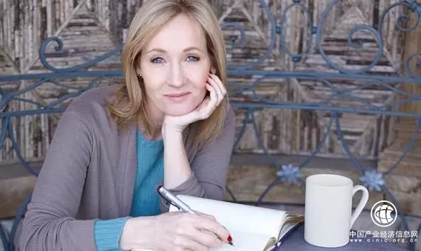 羅琳回歸創作哈利·波特后，登上福布斯作家年度收入排行榜首