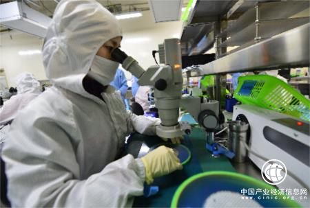 上半年我國電子信息制造業增加值同比增長13.9%