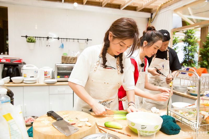 趙薇《中餐廳》談“經營”理念 被贊認真有原則
