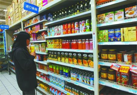休閑食品人氣旺 “大零食”成年貨新寵