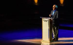 勒卡雷新書發布會英國影院同步直播，他擔心法西斯主義在回潮  