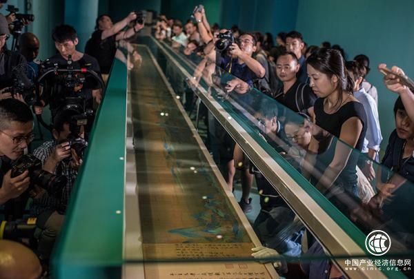 連闖三關排隊3小時，為看《千里江山圖》故宮又見“沖刺跑”