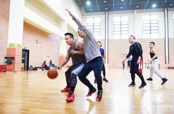 張旭豪談獨角獸公司管理方法論：管理企業就像管理一支籃球隊