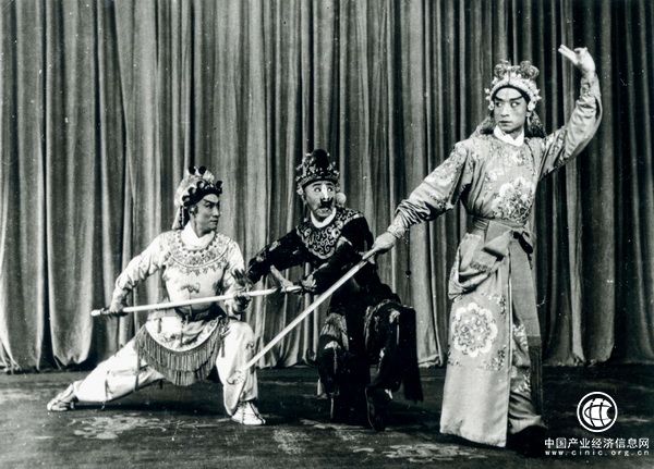 時隔36年復排，海派連臺本戲《七俠五義》一票難求