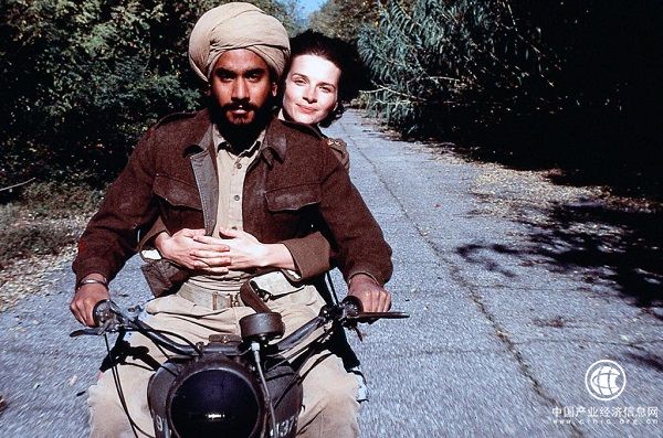 《英國病人》作者也寫詩，“他是為數不多的詩歌與小說全才”