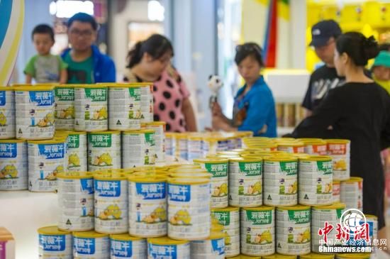 中國奶粉需求每年增長22% 奶協會長談奶粉海淘現象