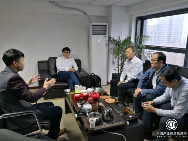 中國青島電信領導一行，蒞臨統一通信集團蘇州總部考察指導工作