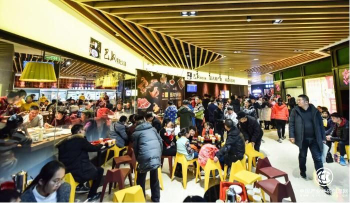 鄭州巴奴公園茂店開業火爆，預示消費新升級