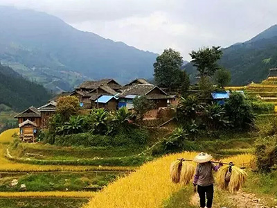 推動旅游扶貧向深度貧困地區進軍