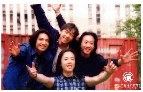 光輝歲月、不再猶豫、海闊天空，黃貫中用三首連唱為金誠集團嘉年華打CALL！