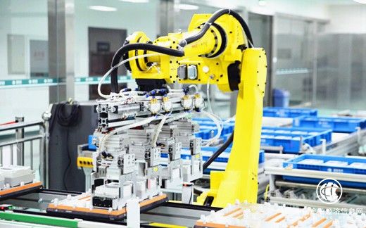 2017年電子和裝備制造業成拉動工業增長主要力量