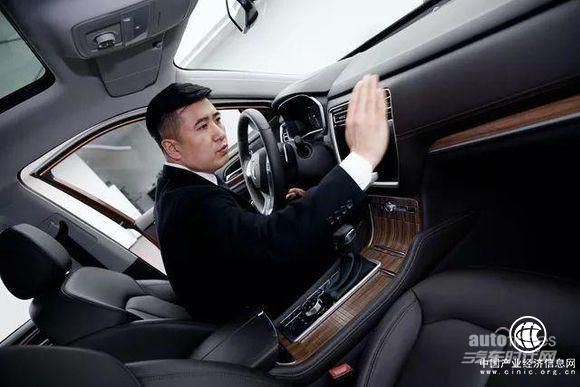 內心強大、深藏不露，榮威RX8要做比榮威RX5更強的“強者”