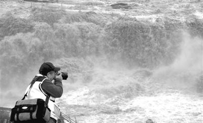 黃河內蒙古封凍河段全線開通