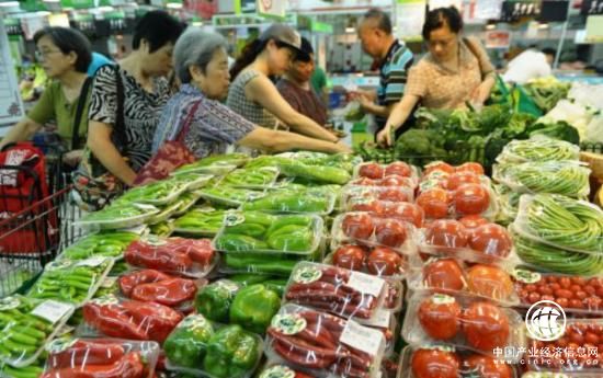 商務部：8月社會消費品零售總額3.87萬億元，同比增長2.1%