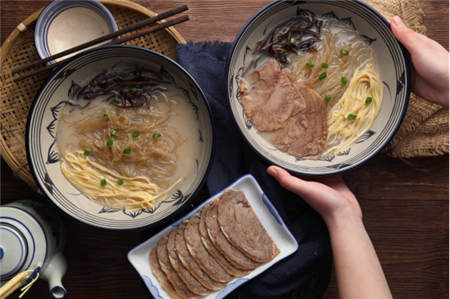 餐飲聚焦：為何牛三哥洛陽牛肉湯排隊等位成常態