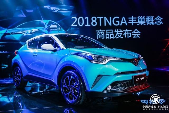 有顏值偏靠實力，豐田C-HR、奕澤IZOA強勢攪局小型SUV市場