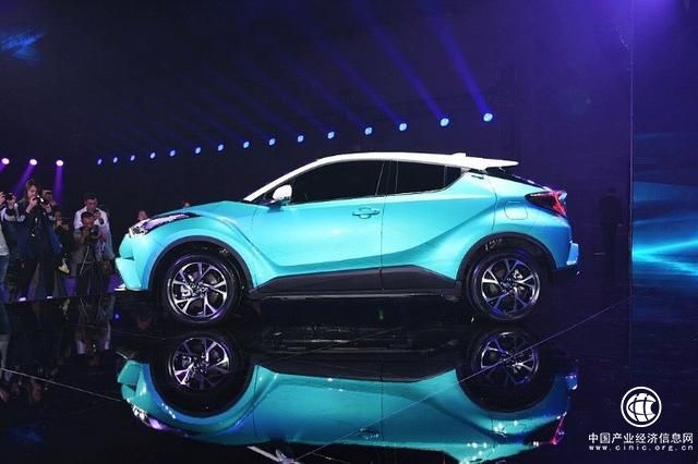 有顏值偏靠實力，豐田C-HR、奕澤IZOA強勢攪局小型SUV市場