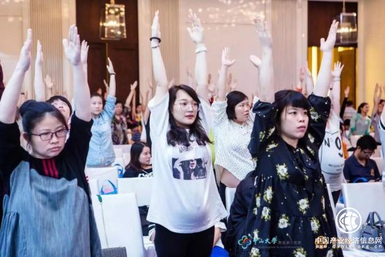 愛博恩：S型辣媽生成記，原來孕期這樣運動才正確！