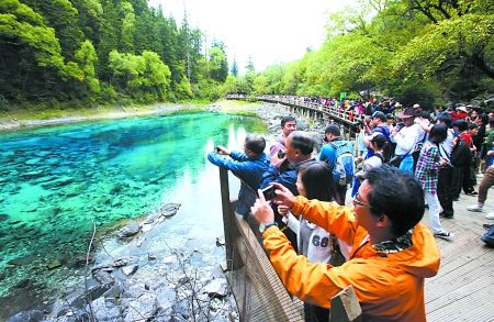 四川九寨溝景區游覽時間和線路發生調整