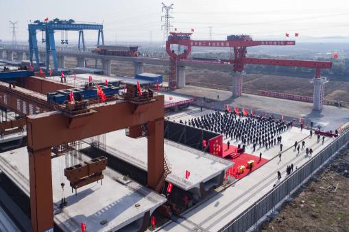 連鎮鐵路完成箱梁預制任務