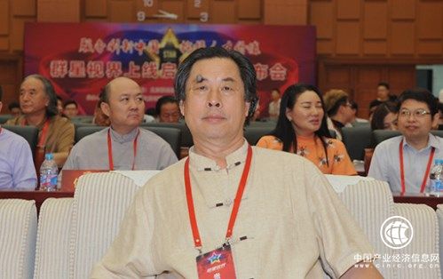 中國美術家協會理事、國家一級美術師，中國漢畫藝術研究院院長王闊海