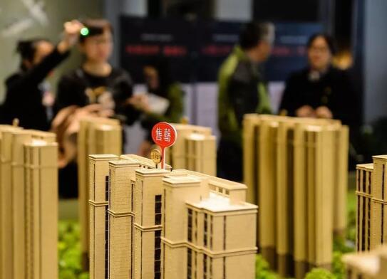 商品房銷售連續3個月負增長 29家房企年內拿地過百億元