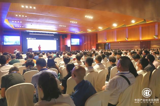 社區半徑攜手阿里釘釘，將為物業公司提供智慧社區融合服務方案