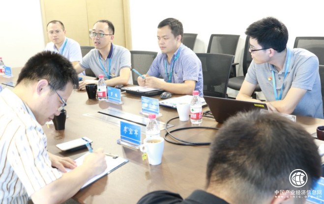 市金融辦第三黨支部與鑫合匯黨支部開展結對共建活動