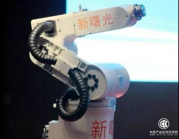 山東首個自主研發機器人品牌“新曙光”問世