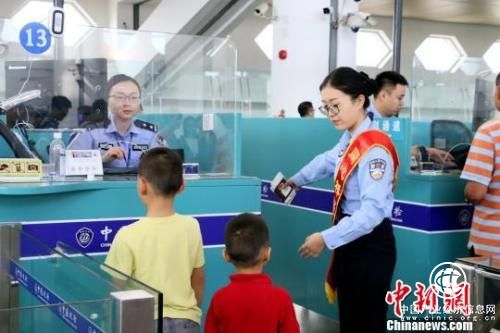 中小學生出國研學趨熱 “教育旅游”如何游學兼得？