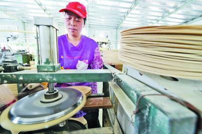 竹制餐具出口增速明顯 竹源生物基降解塑料興起   “以竹代塑”成食品包裝綠色發展新風向