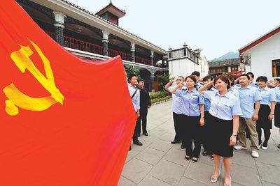 年輕人漸成紅色旅游主力人群 兼顧市場發展和公益性將是方向