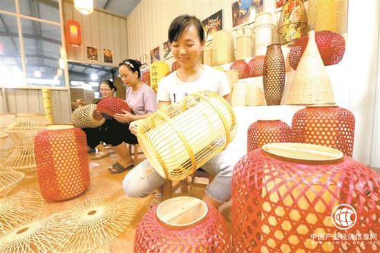 四川青神縣：竹制品編出百億元大產業