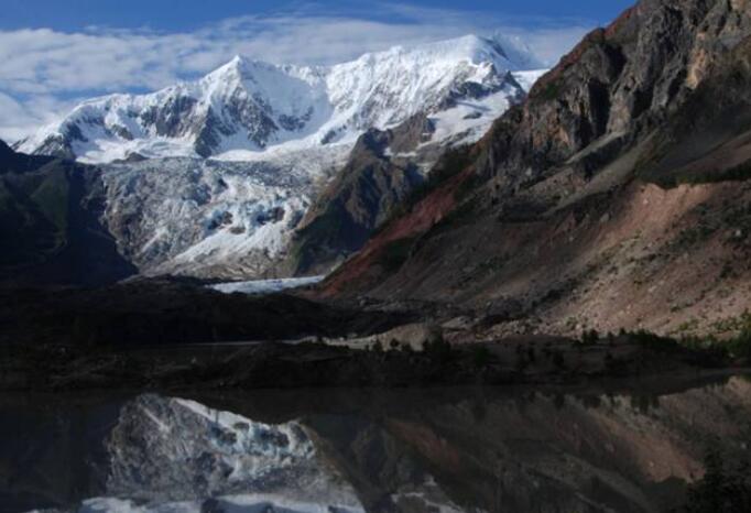 “冰川之鄉”西藏林芝市波密縣旅游環保兩翼齊飛