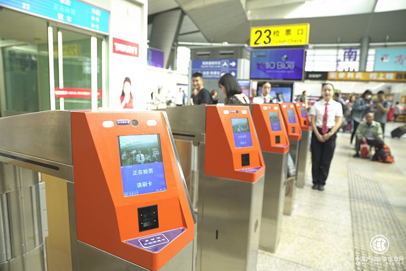 中國通號自主研發實名制檢票機助力節日運輸