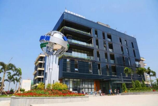 國內首座銅銦鎵硒建筑光伏一體化示范項目發電