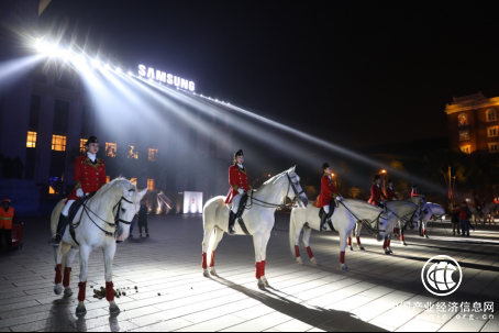 為一部手機造一座夢幻之城 心系天下三星W2019匠心精品 至美恭呈