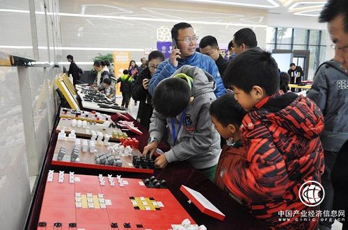 動手“拼”出想象力 模科親子體驗營圓滿結束