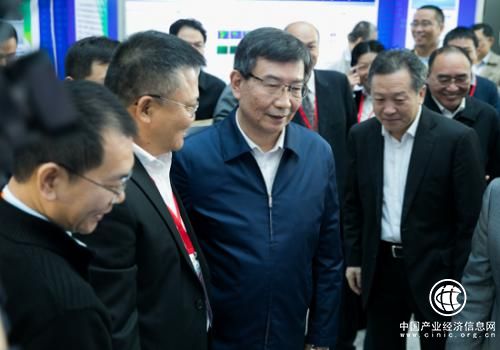 超華科技：高性能銅箔獲省市領導肯定 搶占市場先機