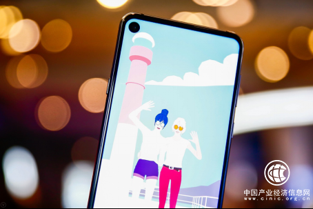 打造年輕人喜愛的手機 三星Galaxy A8s預售進行中