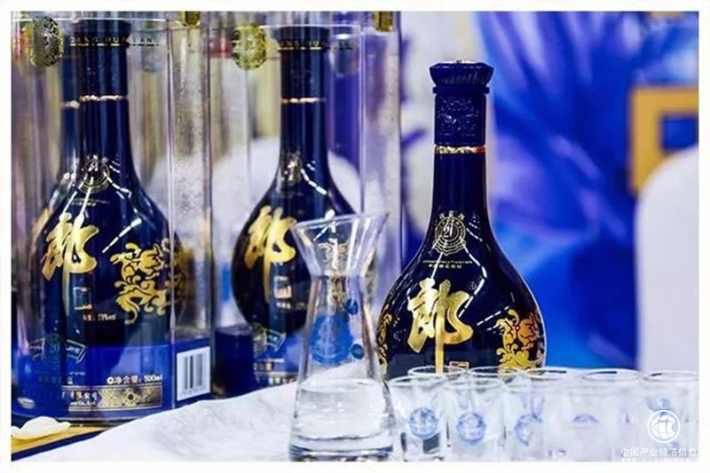 節前精心備禮 送青花郎有檔次更有品位