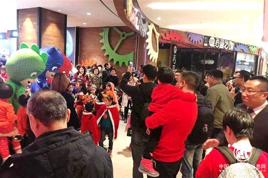 睡衣小英雄空降偉易達圣誕玩具趴