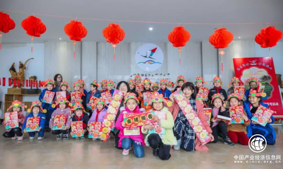 泰然金融新年之際走進鶴溪小學 傳播傳統文化