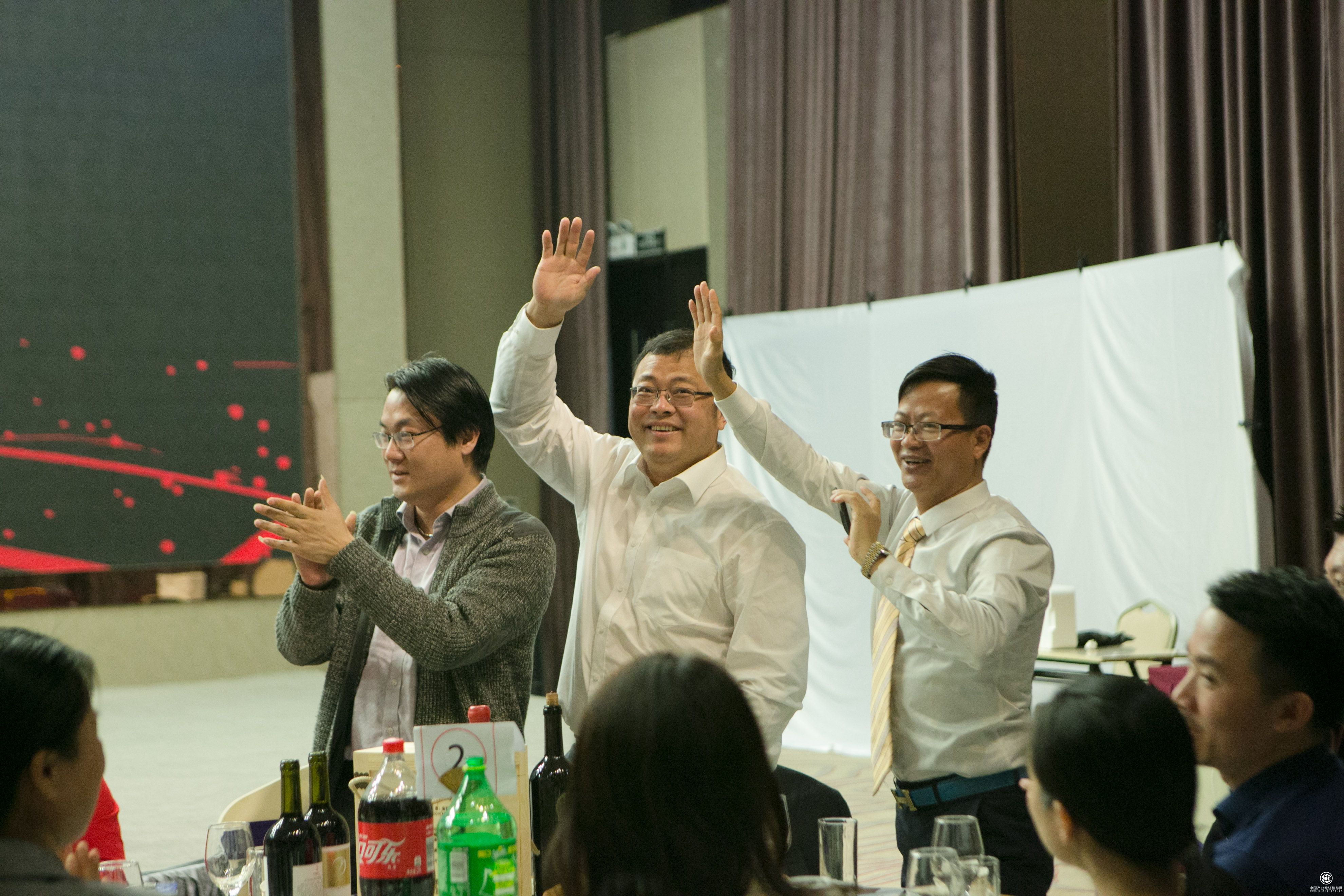 4華可可設計裝飾2019年會盛典嘉賓介紹.jpg