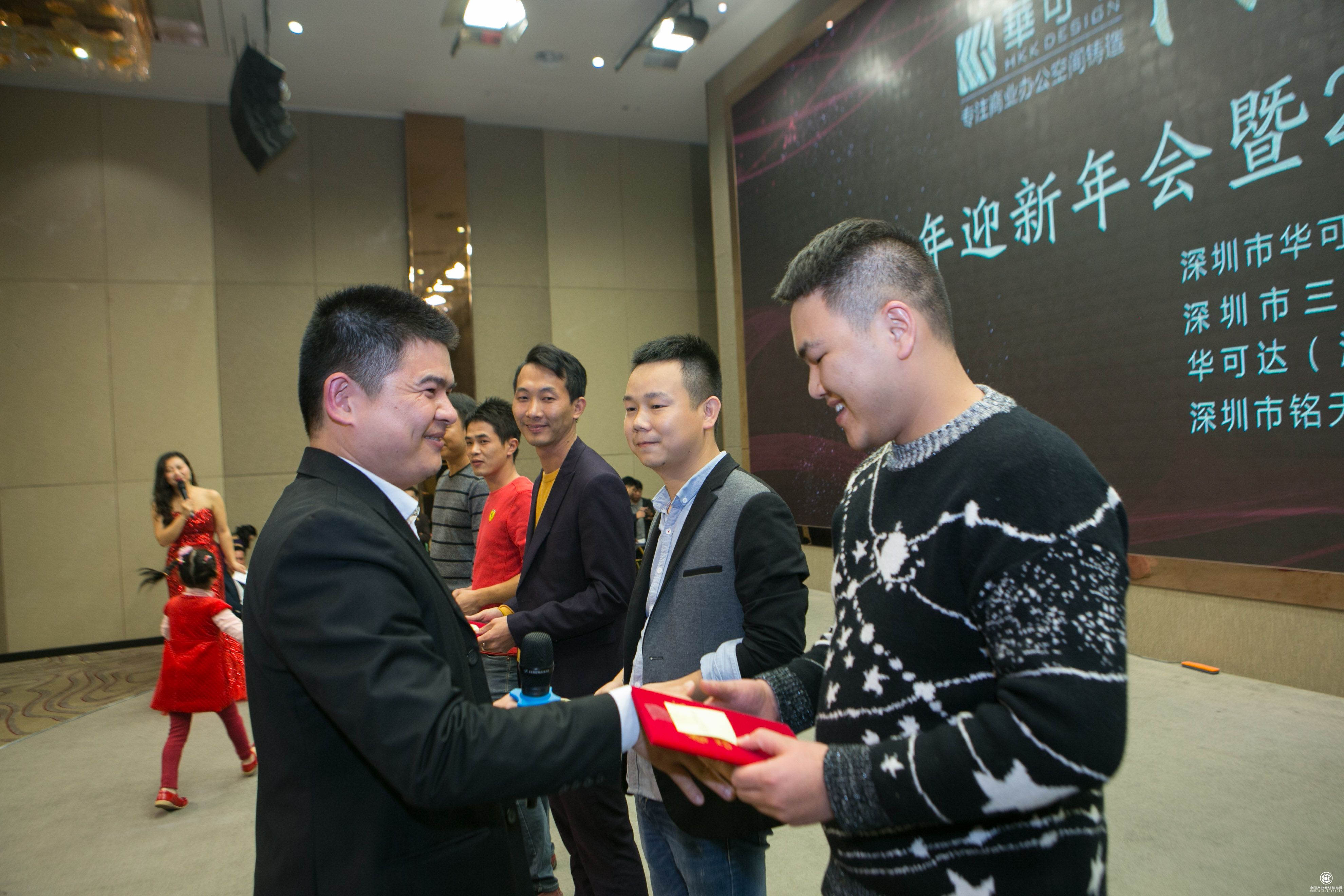 9華可可設計裝飾2019年會盛典表彰頒獎5.jpg