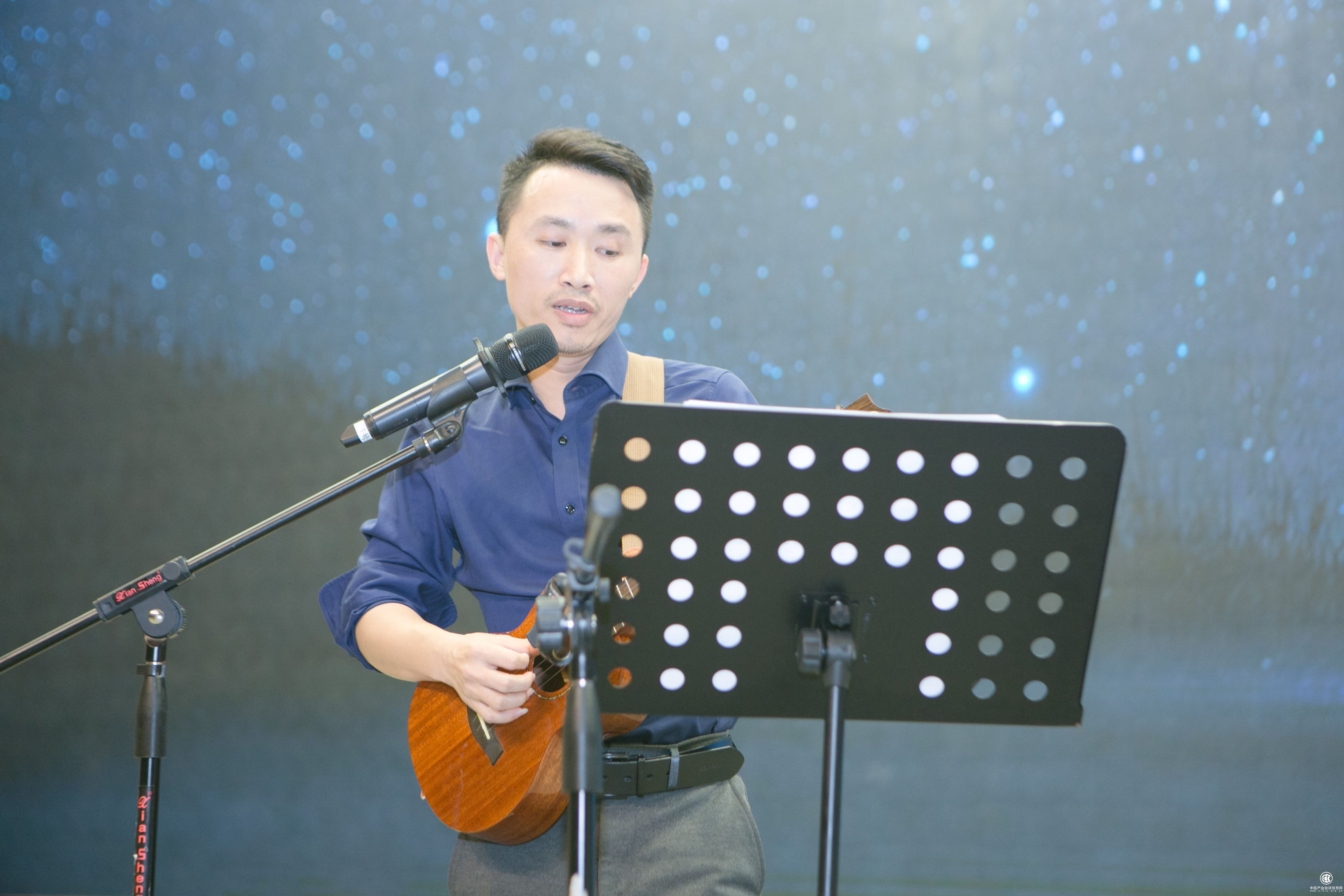 10華可可設計裝飾2019年會盛典節目表演1.jpg