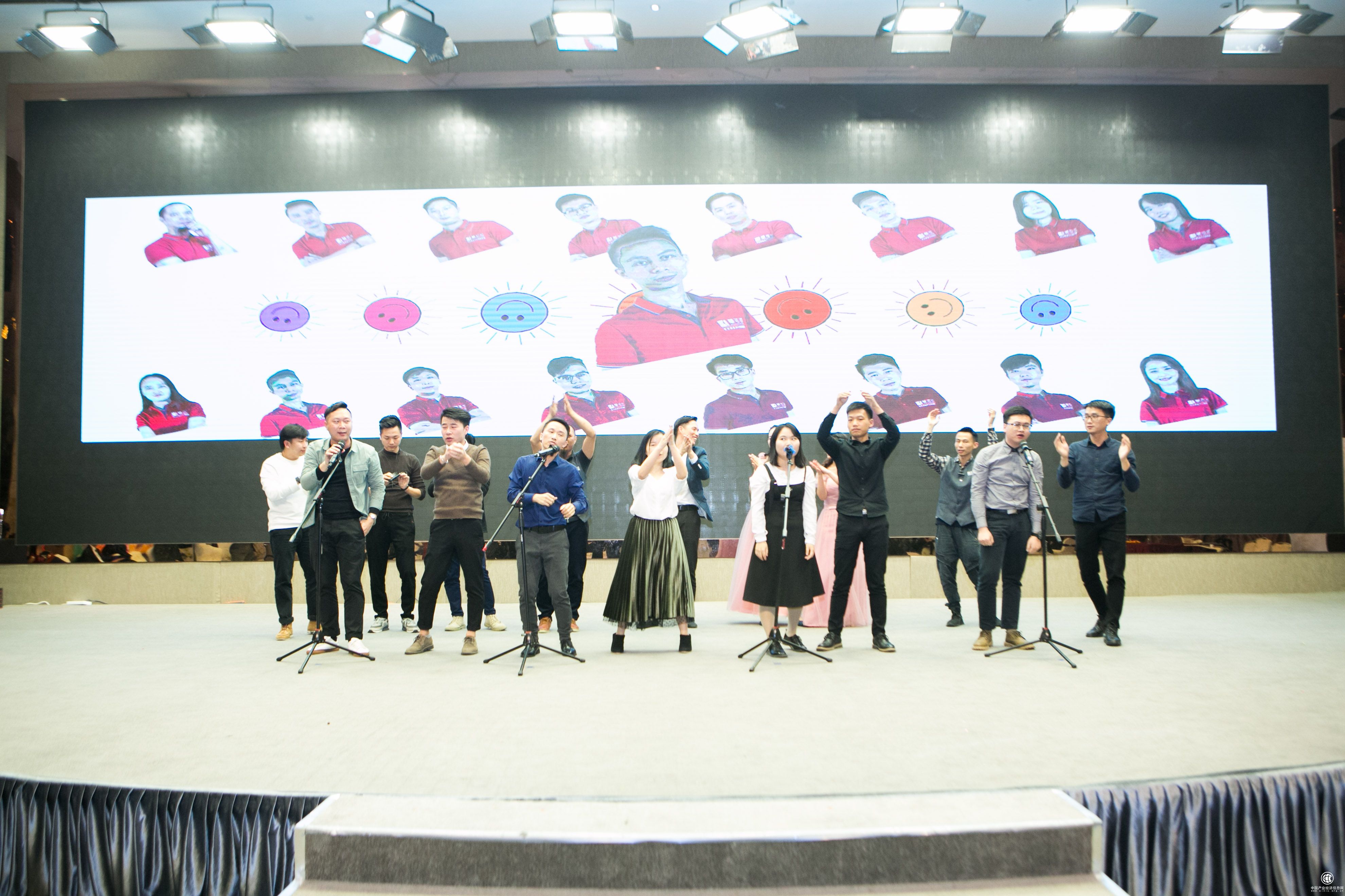 10華可可設計裝飾2019年會盛典節目表演8.jpg